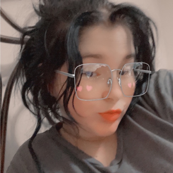 Meet your Posher, Amanda - Picture 1 of 1